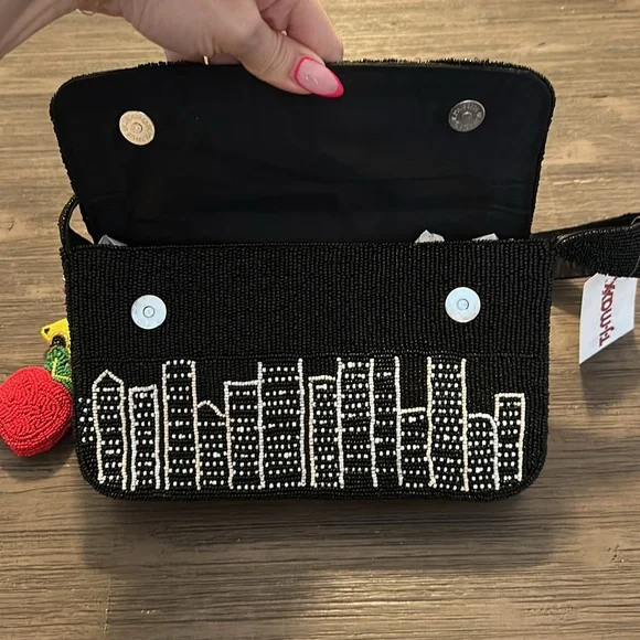 Viral TJ Maxx Beaded Cityscape Bag, Both Charms Included - NWT!! - Picture 2 of 2